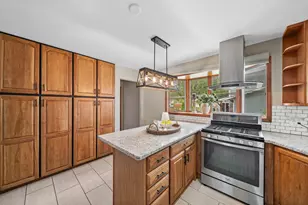 30W044 Bruce Ln, Naperville, IL 60563 - Photo 6