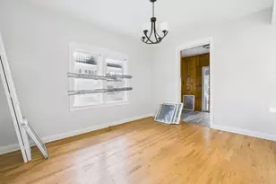 7826 S Paxton Ave, Chicago, IL 60649 - Photo 12