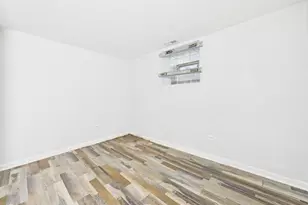 7826 S Paxton Ave, Chicago, IL 60649 - Photo 22