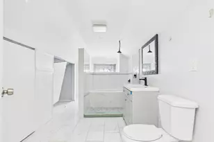 7826 S Paxton Ave, Chicago, IL 60649 - Photo 18
