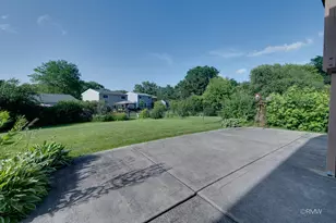 834 Edenwood Dr, Roselle, IL 60172 - Photo 30
