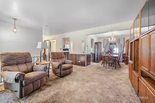 834 Edenwood Dr, Roselle, IL 60172 - Photo 10