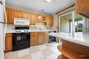 834 Edenwood Dr, Roselle, IL 60172 - Photo 2