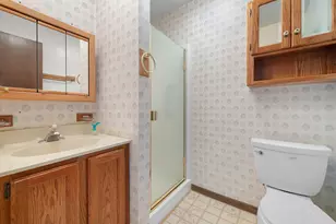 834 Edenwood Dr, Roselle, IL 60172 - Photo 16
