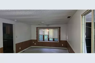 119 W Montgomery Street, Oakland, IL 61943 - Photo 1