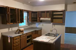 119 W Montgomery St, Oakland, IL 61943 - Photo 10