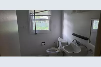 119 W Montgomery Street, Oakland, IL 61943 - Photo 8