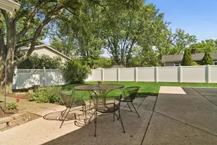 1319 N Columbine Dr, Mount Prospect, IL 60056 - Photo 26