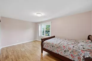 344 E Fox Hill Dr, Buffalo Grove, IL 60089 - Photo 16