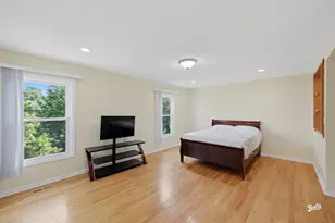 344 E Fox Hill Dr, Buffalo Grove, IL 60089 - Photo 12