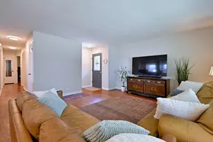 319 Dodge Ave, Evanston, IL 60202 - Photo 4