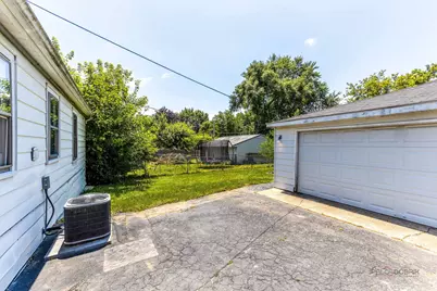 1506 N East End Avenue, Round Lake Beach, IL 60073 - Photo 18