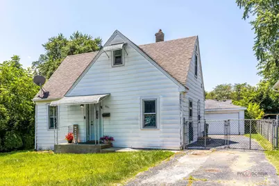 1506 N East End Avenue, Round Lake Beach, IL 60073 - Photo 2