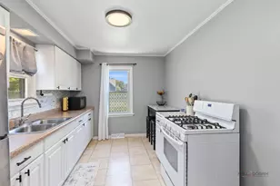 1506 N East End Ave, Round Lake Beach, IL 60073 - Photo 8