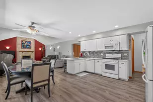 15255 Rosarie Dr, Homer Glen, IL 60491 - Photo 2