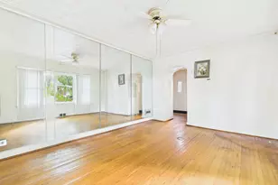 8156 S Paxton Ave, Chicago, IL 60617 - Photo 6