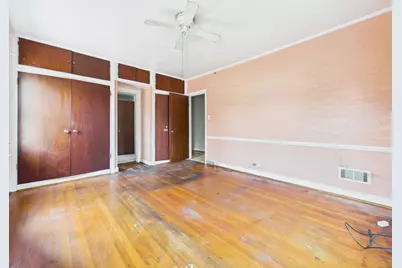 8156 S Paxton Avenue, Chicago, IL 60617 - Photo 8