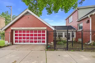 8156 S Paxton Ave, Chicago, IL 60617 - Photo 26