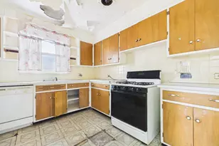 8156 S Paxton Ave, Chicago, IL 60617 - Photo 10