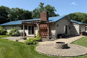 3002 Meadowbrook Ct, Champaign, IL 61822 - Photo 2
