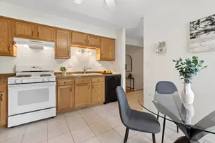 971 Hidden Lake Dr, Buffalo Grove, IL 60089 - Photo 10