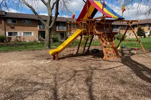 880 E Old Willow Rd, Prospect Heights, IL 60070 - Photo 14