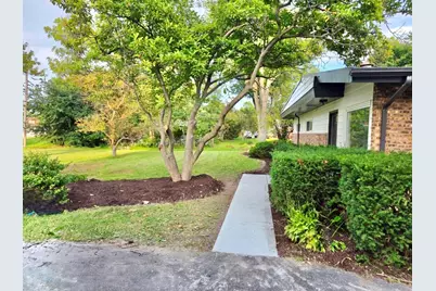 [Address not provided], La Grange Highlands, IL 60525 - Photo 2