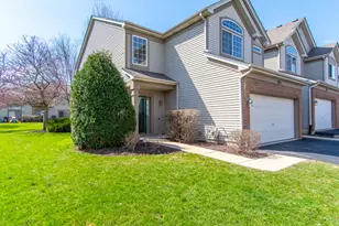 979 Park Hill Cir, Aurora, IL 60502 - Photo 1