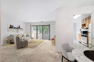 1022 Thorndale Ct, Wheeling, IL 60090 - Photo 2