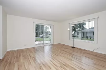 1010 Glastonbury Lane, Schaumburg, IL 60193 - Photo 4
