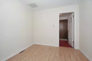 1010 Glastonbury Ln, Schaumburg, IL 60193 - Photo 12