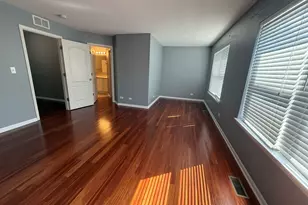 2279 Barrington Dr E, Aurora, IL 60503 - Photo 10