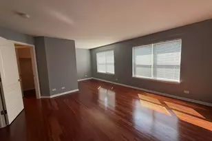 2279 Barrington Dr E, Aurora, IL 60503 - Photo 8
