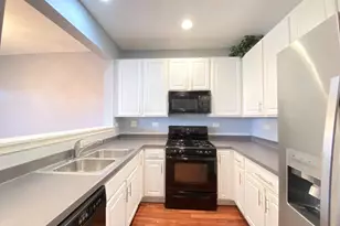 2279 Barrington Dr E, Aurora, IL 60503 - Photo 6