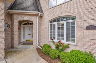 310 N County Line Rd, Hinsdale, IL 60521 - Photo 2
