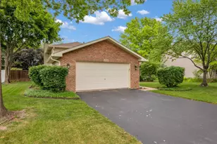 214 Deerpath Dr, Oswego, IL 60543 - Photo 2