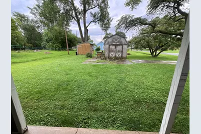 213 Maple Street, Odin, IL 62870 - Photo 2