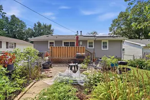 1225 Rutledge Rd, Bloomington, IL 61704 - Photo 16