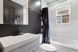 11945 S Yale Ave, Chicago, IL 60628 - Photo 10