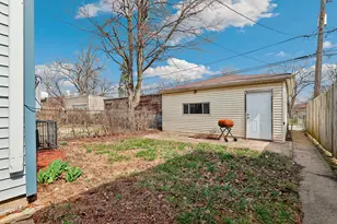 11945 S Yale Ave, Chicago, IL 60628 - Photo 16