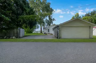28422 W Park Ave, Wauconda, IL 60084 - Photo 36