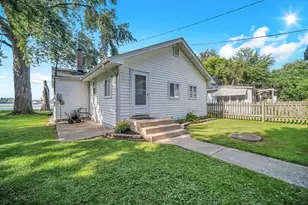 28422 W Park Ave, Wauconda, IL 60084 - Photo 1