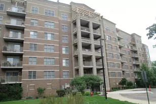 125 Lakeview Dr, Bloomingdale, IL 60108 - Photo 2