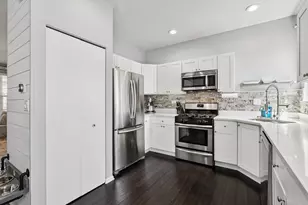 879 Sioux Dr, Round Lake Heights, IL 60073 - Photo 6