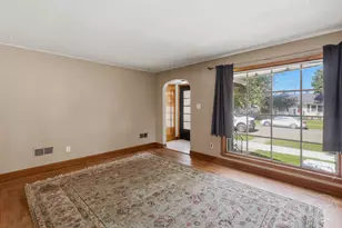 312 S Blaine Ave, Bradley, IL 60915 - Photo 4