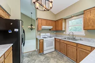 1327 Northgate Dr, Bartlett, IL 60103 - Photo 10