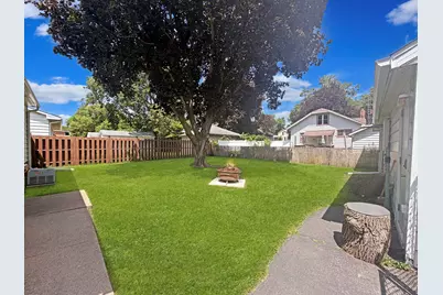 720 W American Street, Freeport, IL 61032 - Photo 2