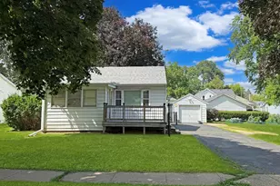 720 W American St, Freeport, IL 61032 - Photo 1