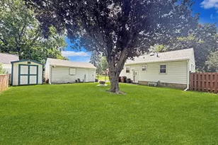 720 W American St, Freeport, IL 61032 - Photo 14