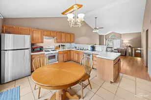105 Meadows Dr, Sugar Grove, IL 60554 - Photo 4